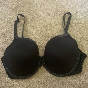 36D body by Victoria’s Secret bra